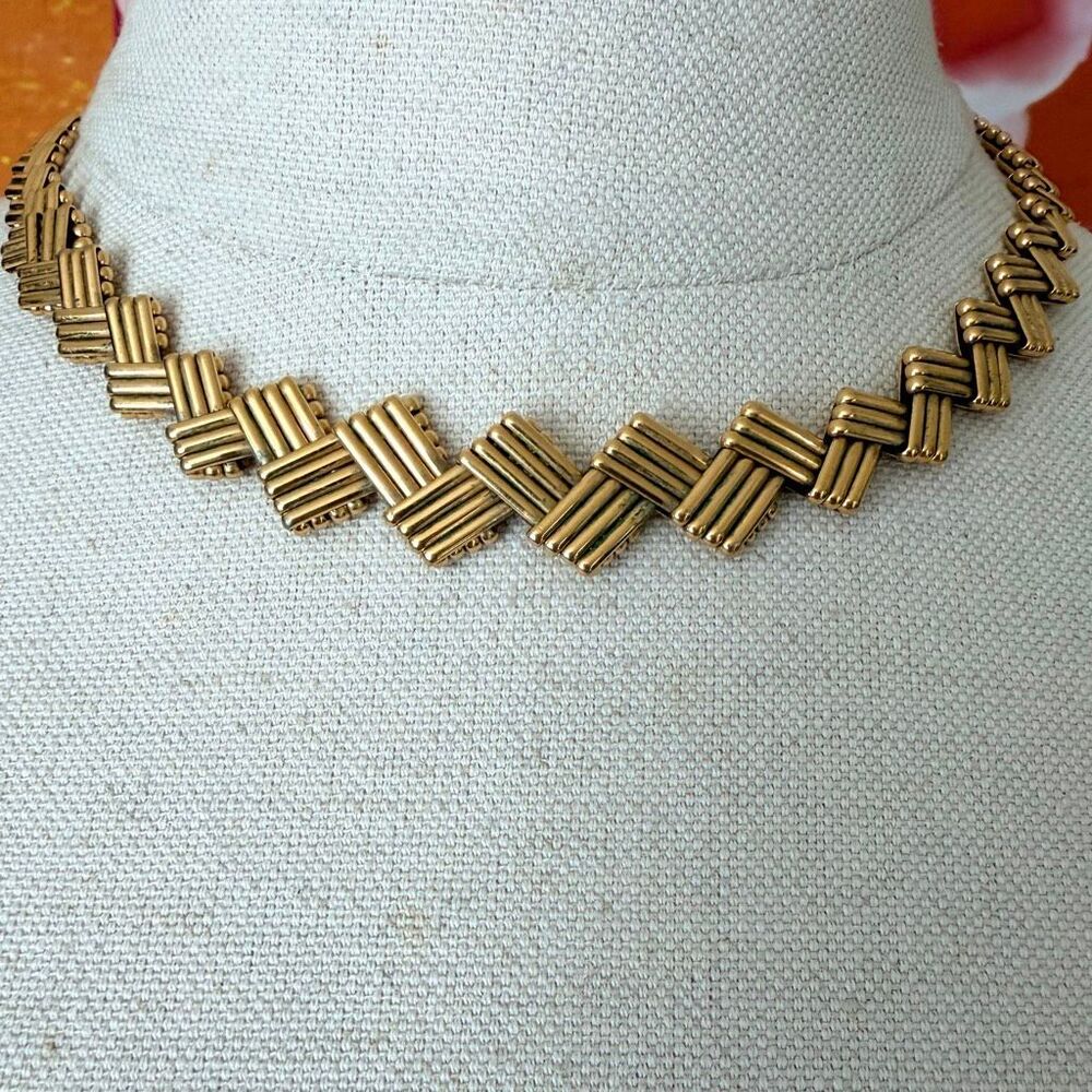 Vintage Gold Tone Basket Weave Geometric Statement Collar Necklace